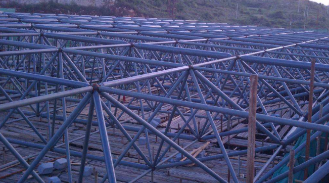 简阳概述网架加工中对钢材的质量的过细恳求